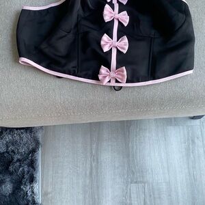 Black and Pink Bow-Accent Crop Top
